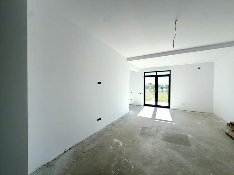 Duplex cu 4 camere cu Canalizare în Dumbrăvița