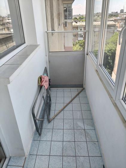 Apartament cu 2 camere decomandat în Rovine