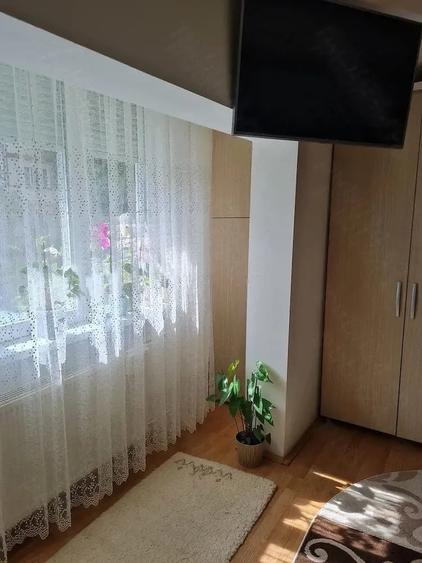 Garsonieră decomandată în Lipovei