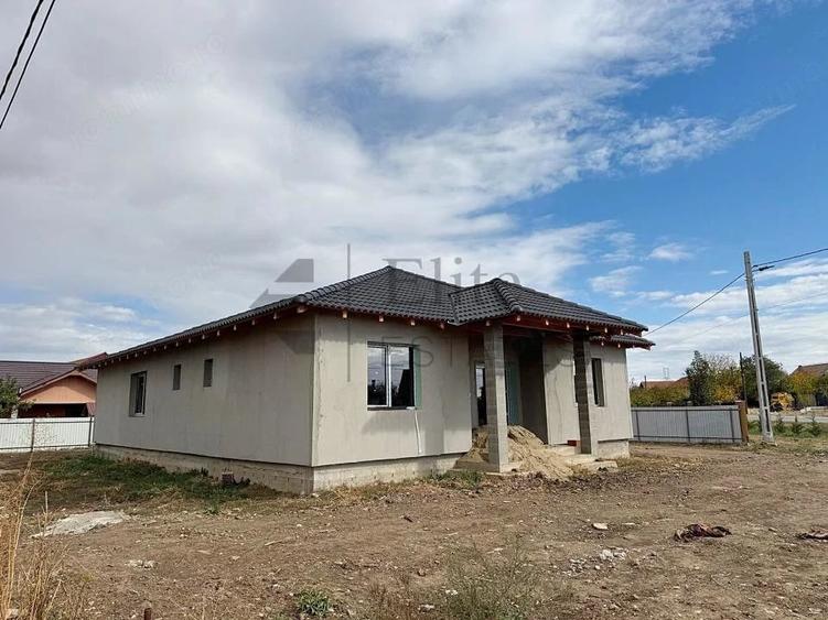 Casă cu Teren 687 Mp în Central