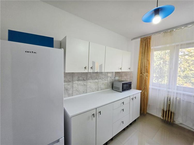 Apartament cu 3 camere decomandat în P-ța Doina