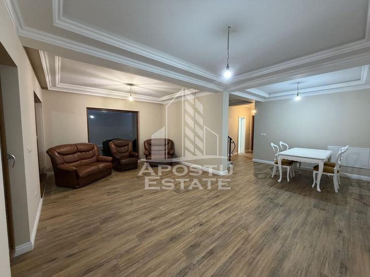 Casă individuală cu 4 camere cu Canalizare în Săcălaz