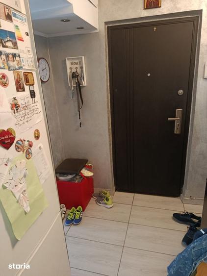 Apartament cu 2 camere semidecomandat în Podu Roș