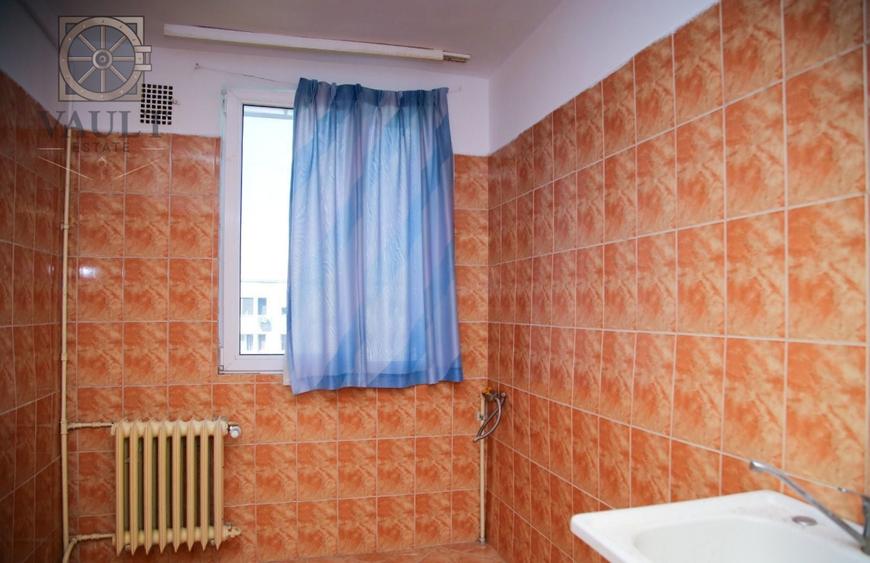 Apartament cu 2 camere semidecomandat în Baba Novac