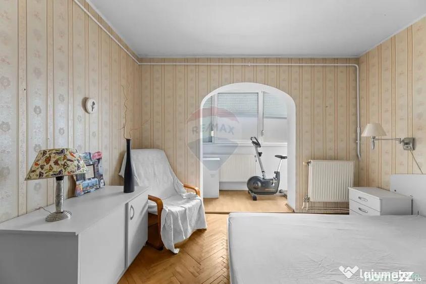 Apartament cu 3 camere decomandat în Podgoria