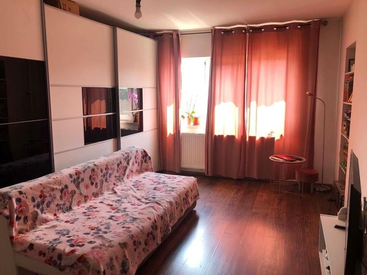 Apartament cu 2 camere decomandat în Baba-Dochia