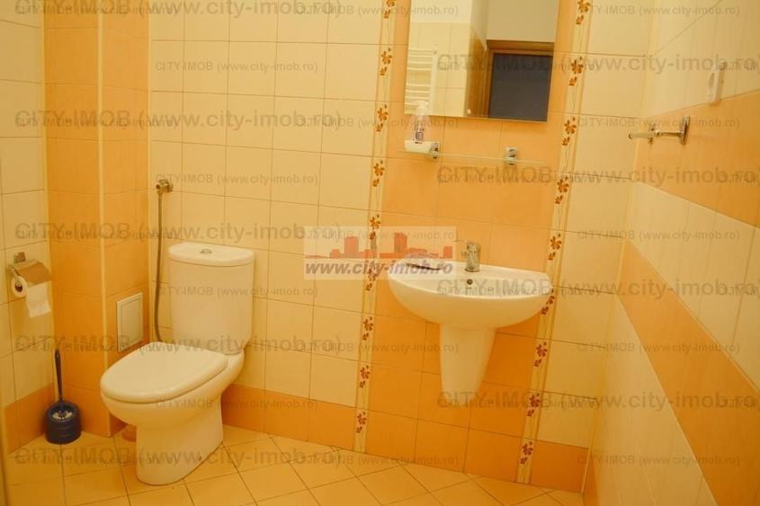 Casă individuală cu 12 camere decomandat cu Canalizare în Baicului