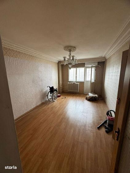 Apartament cu 2 camere semidecomandat în Berceni