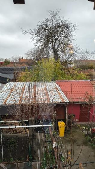 Casă individuală cu 7 camere cu Canalizare în Bălcescu