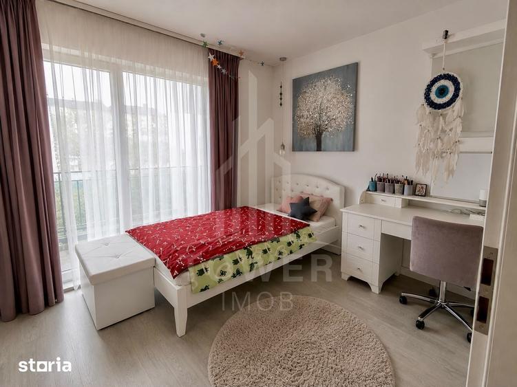 Casă cu 8 camere cu Teren 150 Mp în Central
