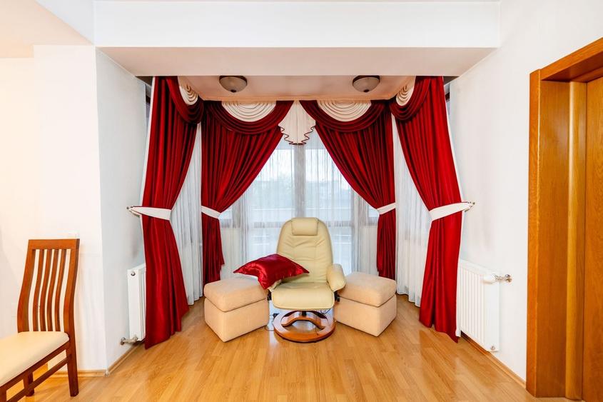 Casă individuală cu 20 camere cu Piscina în Ultracentral