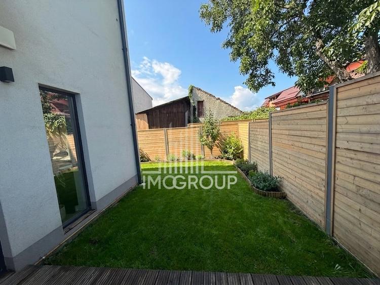 Duplex cu 4 camere cu Canalizare în Gruia