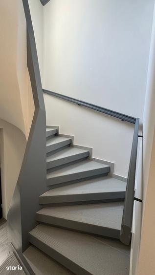 Casă cu 9 camere cu Teren 120 Mp în Cantemir