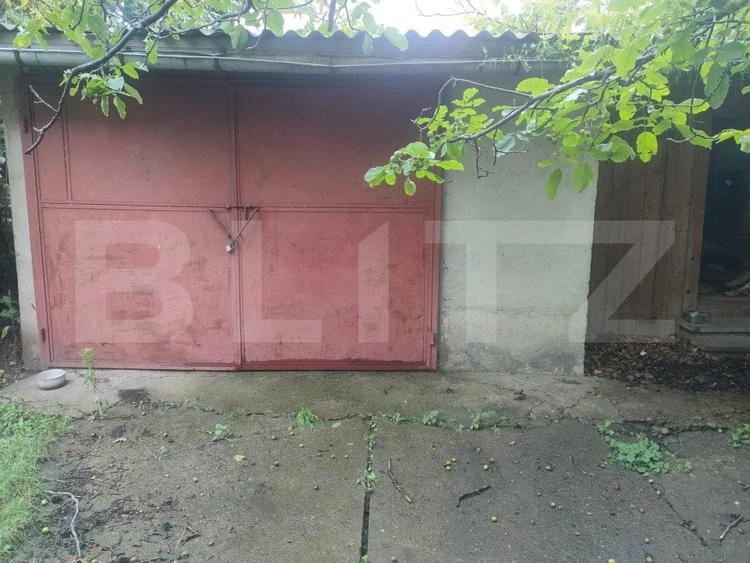 Casă individuală cu 7 camere cu Canalizare în Central