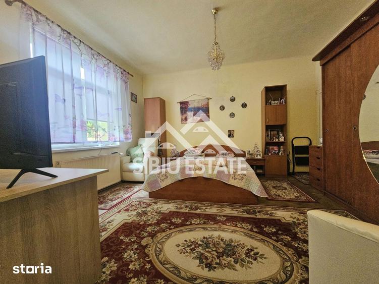 Casă cu 4 camere cu Teren 578 Mp în Central