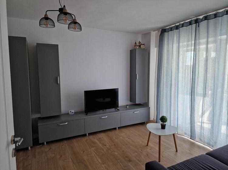 Apartament cu 2 camere decomandat, mobilat în Centrul Civic