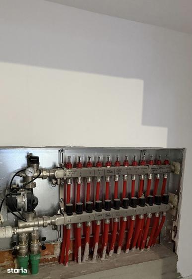 Casă cu 5 camere cu Teren 405 Mp în Crevedia