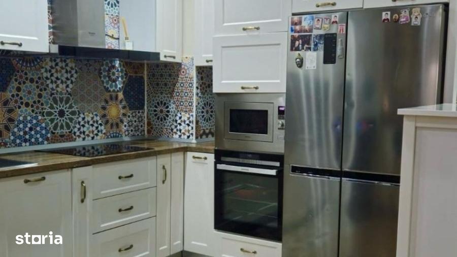 Apartament cu 4 camere decomandat în Central