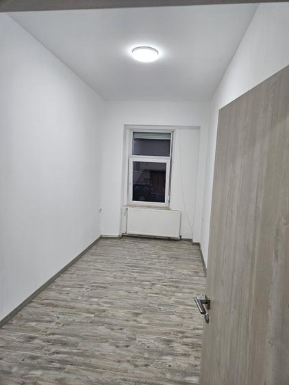 Casă cu 2 camere în Calea Clujului