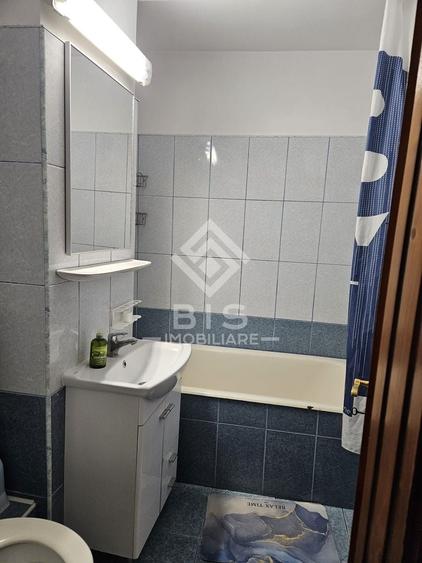 Apartament cu 3 camere decomandat în Ștefan cel Mare
