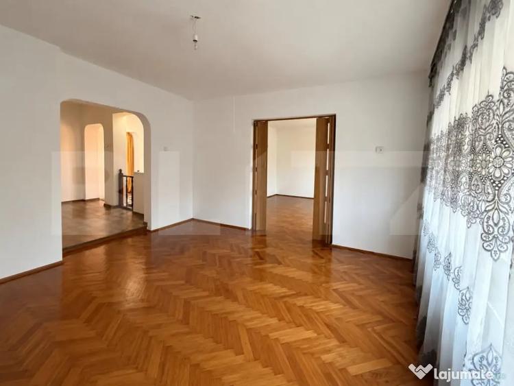 Casă cu 4 camere cu Teren 237 Mp în 14 Mai