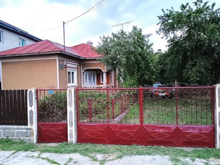 Casă cu Teren 963 Mp în Scrioaștea