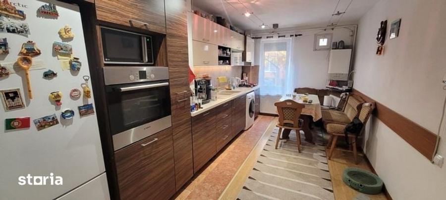 Vand apartament 3 camere zona Craiter - 1