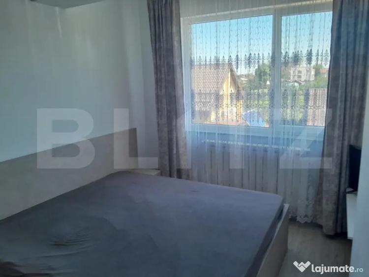 Apartament cu 3 camere semidecomandat în Obcini