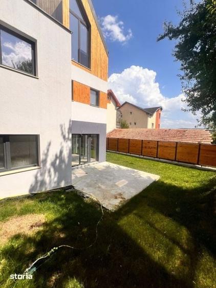 Casă cu 4 camere cu Teren 182 Mp în Dâmbul Rotund