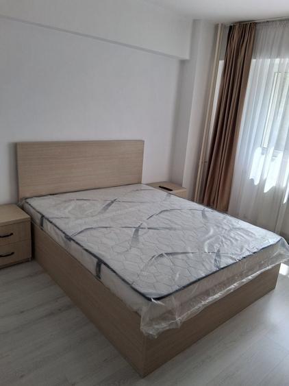 Apartament cu 3 camere decomandat în Dobroești