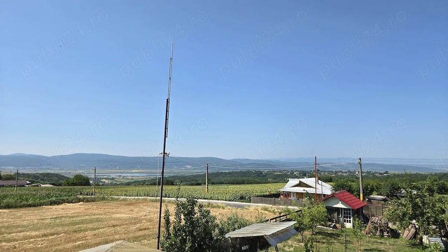 Casă cu Teren 6000 Mp în Racova