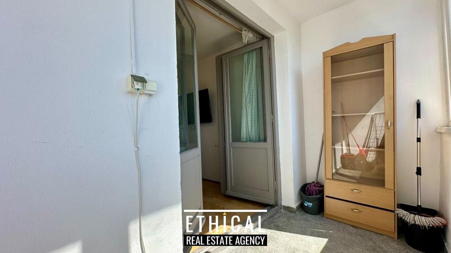Apartament cu 3 camere semidecomandat, mobilat în Veteranilor