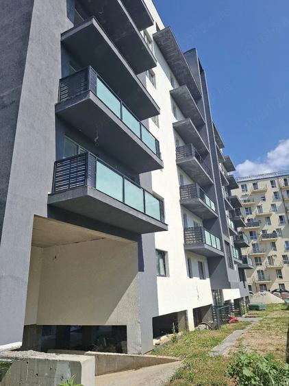 Apartament cu 2 camere decomandat în Berceni