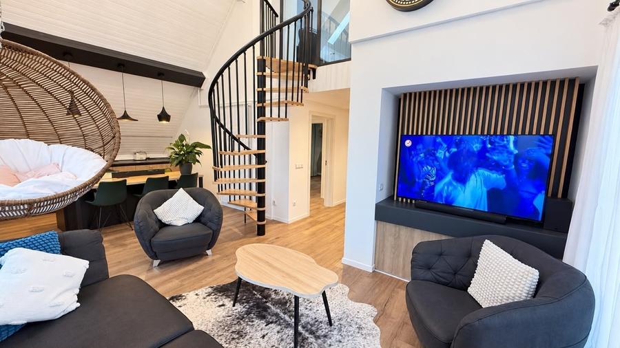 Apartament cu 4 camere, mobilat în Odăi