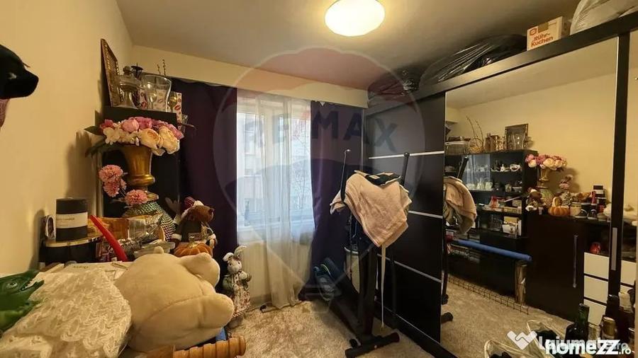 Apartament cu 3 camere semidecomandat în Central