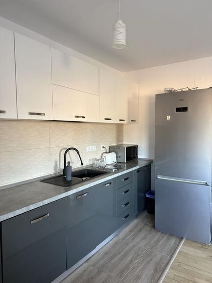 Apartament cu 3 camere decomandat în Lazaret