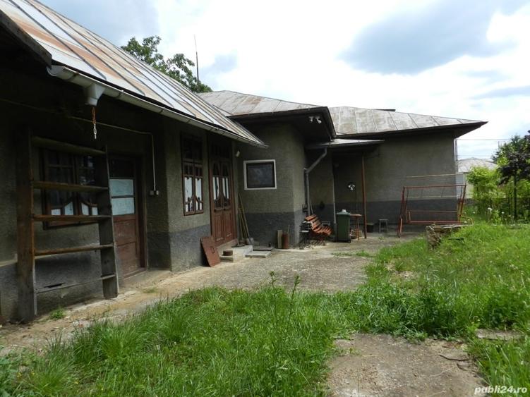 Casă cu 5 camere cu Teren 2300 Mp în Băicoi