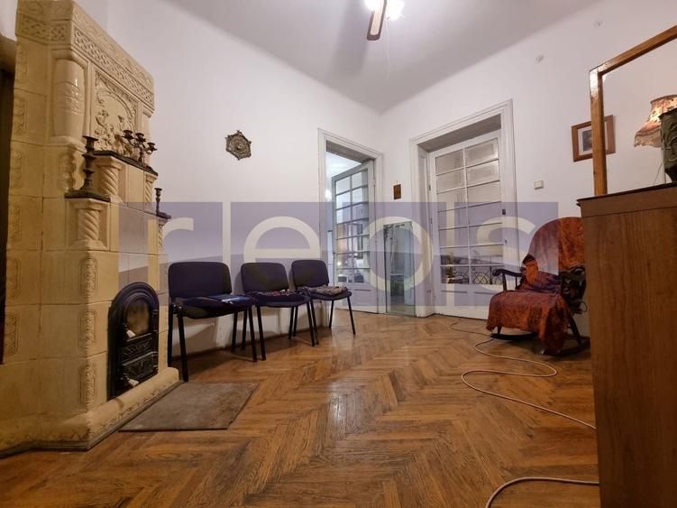 Casă cu 9 camere cu Canalizare în Unirii