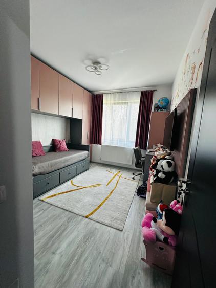 Apartament cu 3 camere decomandat în Chiajna