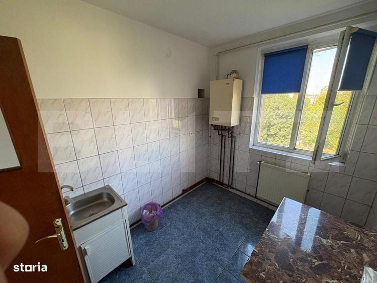 Apartament cu 2 camere semidecomandat în Craiovei