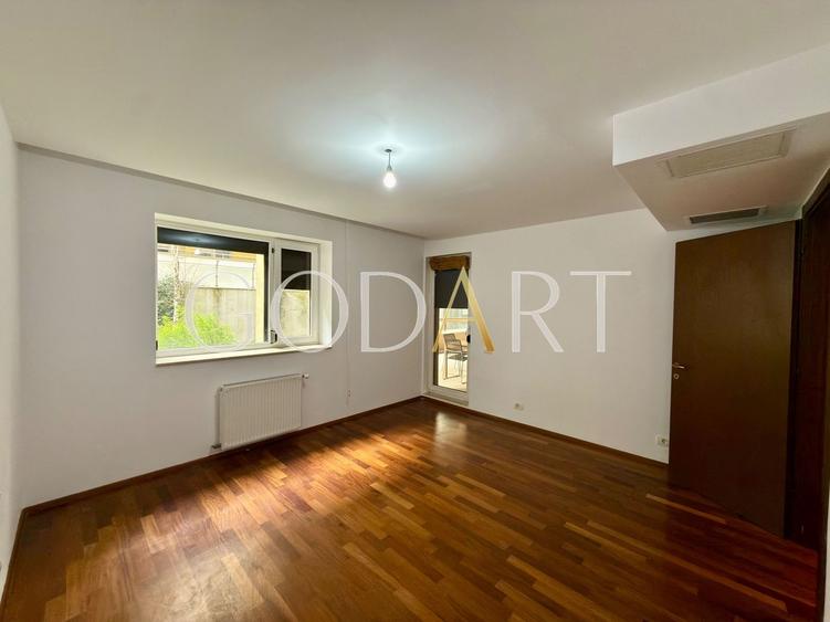 Apartament cu 3 camere decomandat în Herăstrău