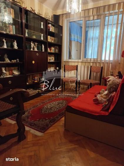 Apartament cu 4 camere decomandat, mobilat în Far