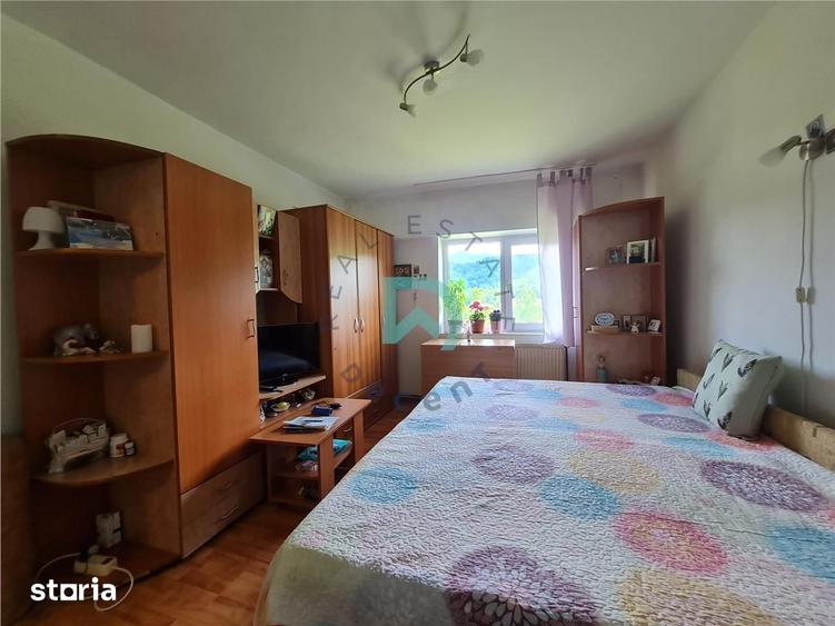 Garsonieră decomandată, mobilată în Dârste