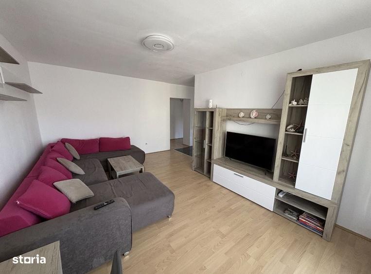 Apartament cu 4 camere semidecomandat în Ciobănuș