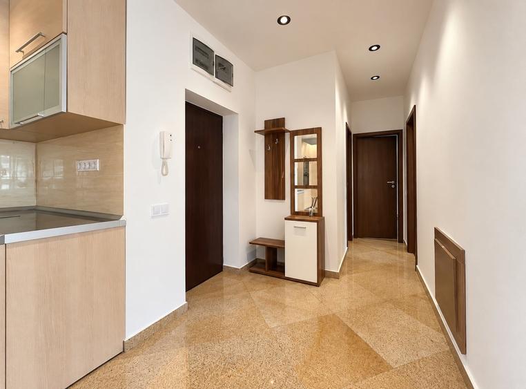 Apartament cu 3 camere decomandat, mobilat în Rahova