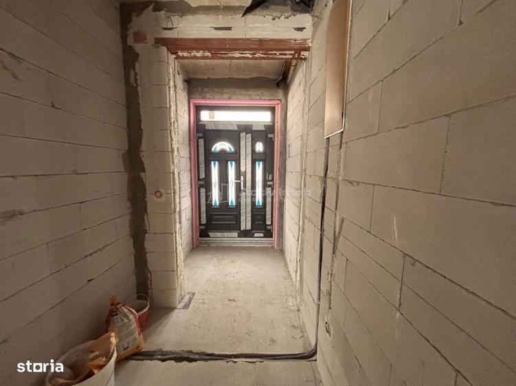 Casă cu 5 camere cu Teren 255 Mp în Cantemir
