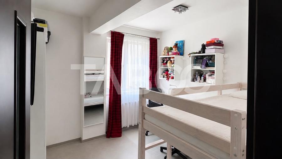 Apartament cu 3 camere decomandat, mobilat în Turnișor