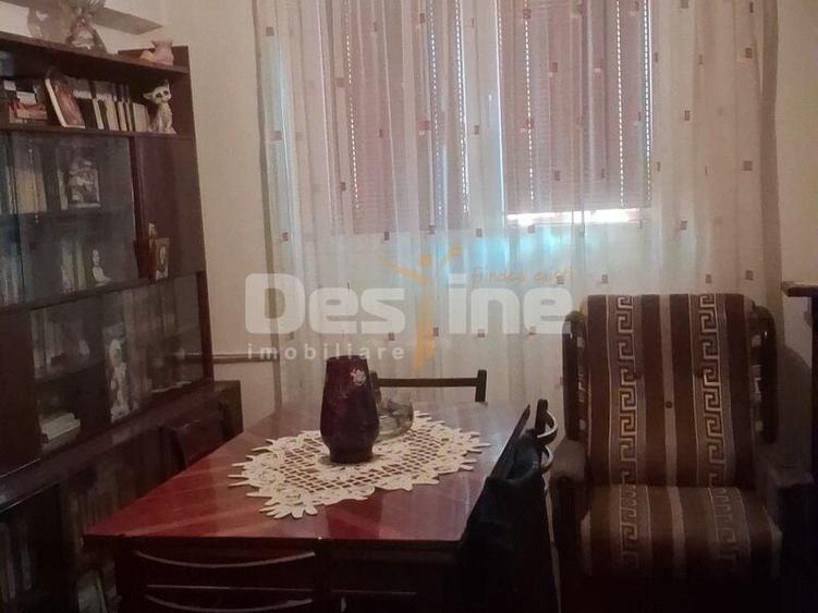 Apartament cu 3 camere decomandat în Drumul Taberei