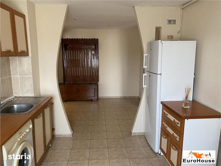 Apartament cu 3 camere decomandat în Ampoi 2