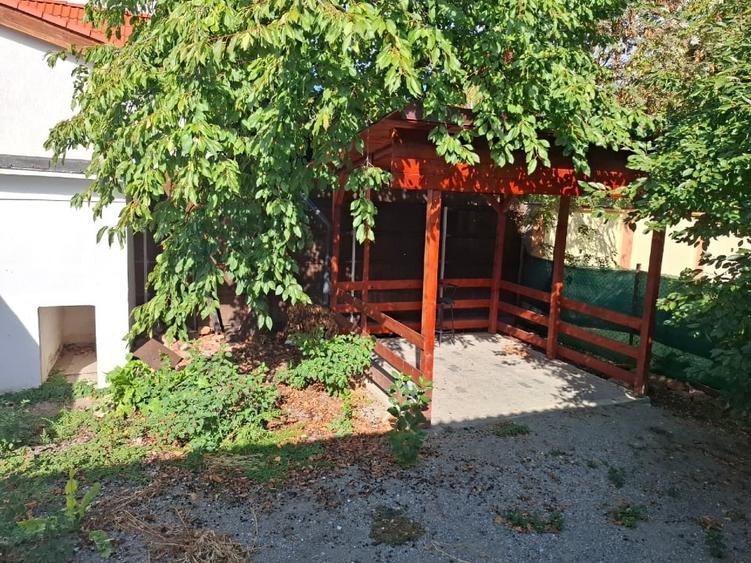 Casă individuală cu 5 camere cu Canalizare în Calea Dumbrăvii